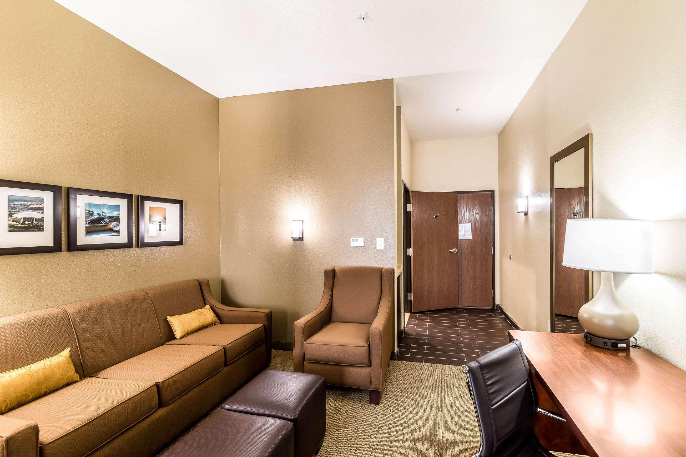 Comfort Suites Grand Prairie - Arlington North Buitenkant foto