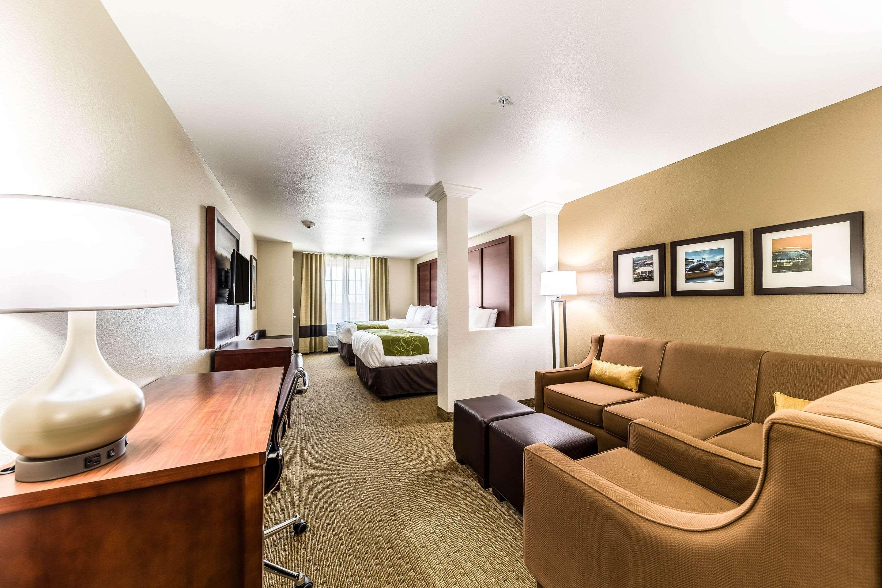Comfort Suites Grand Prairie - Arlington North Buitenkant foto