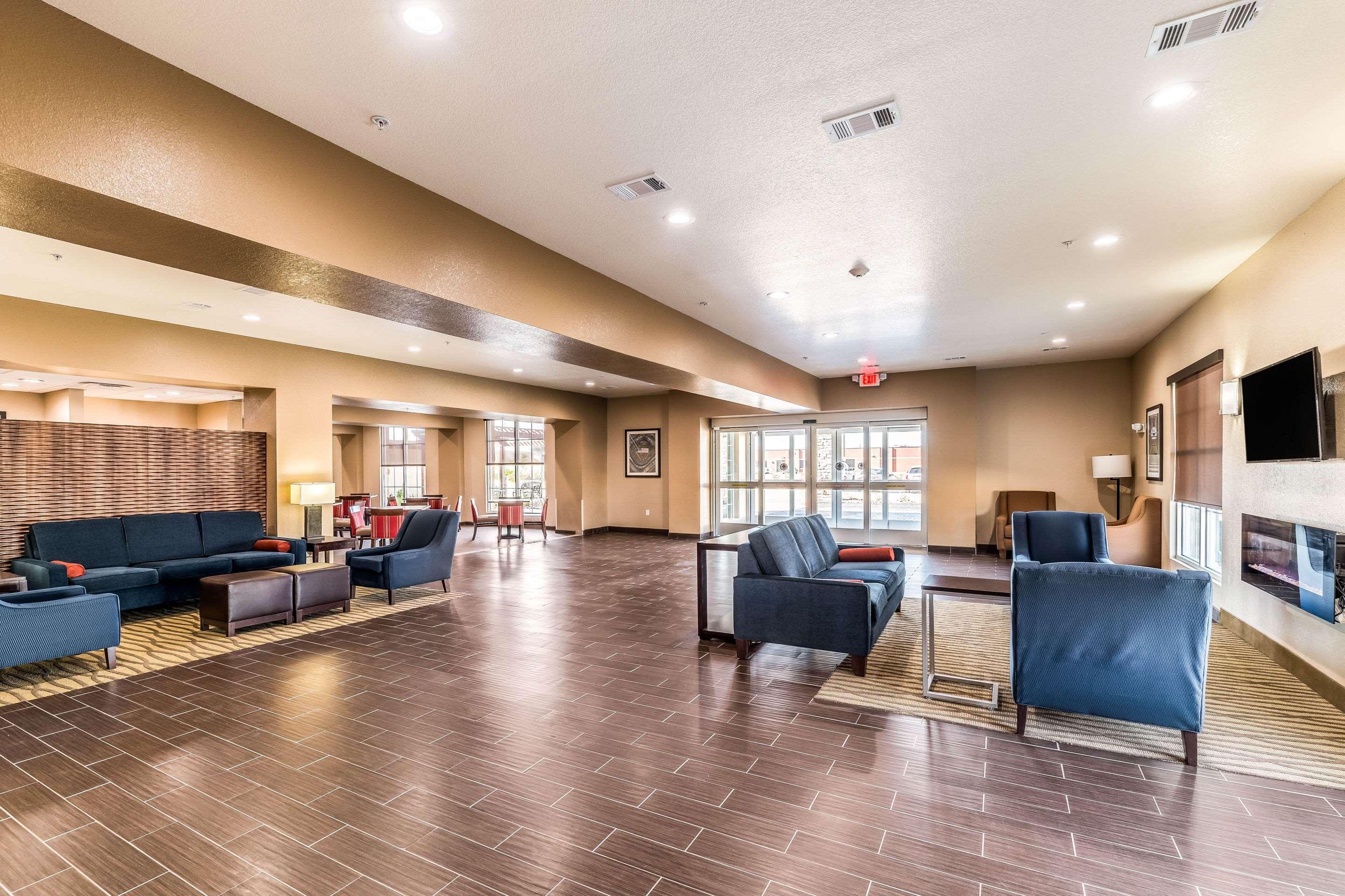 Comfort Suites Grand Prairie - Arlington North Buitenkant foto