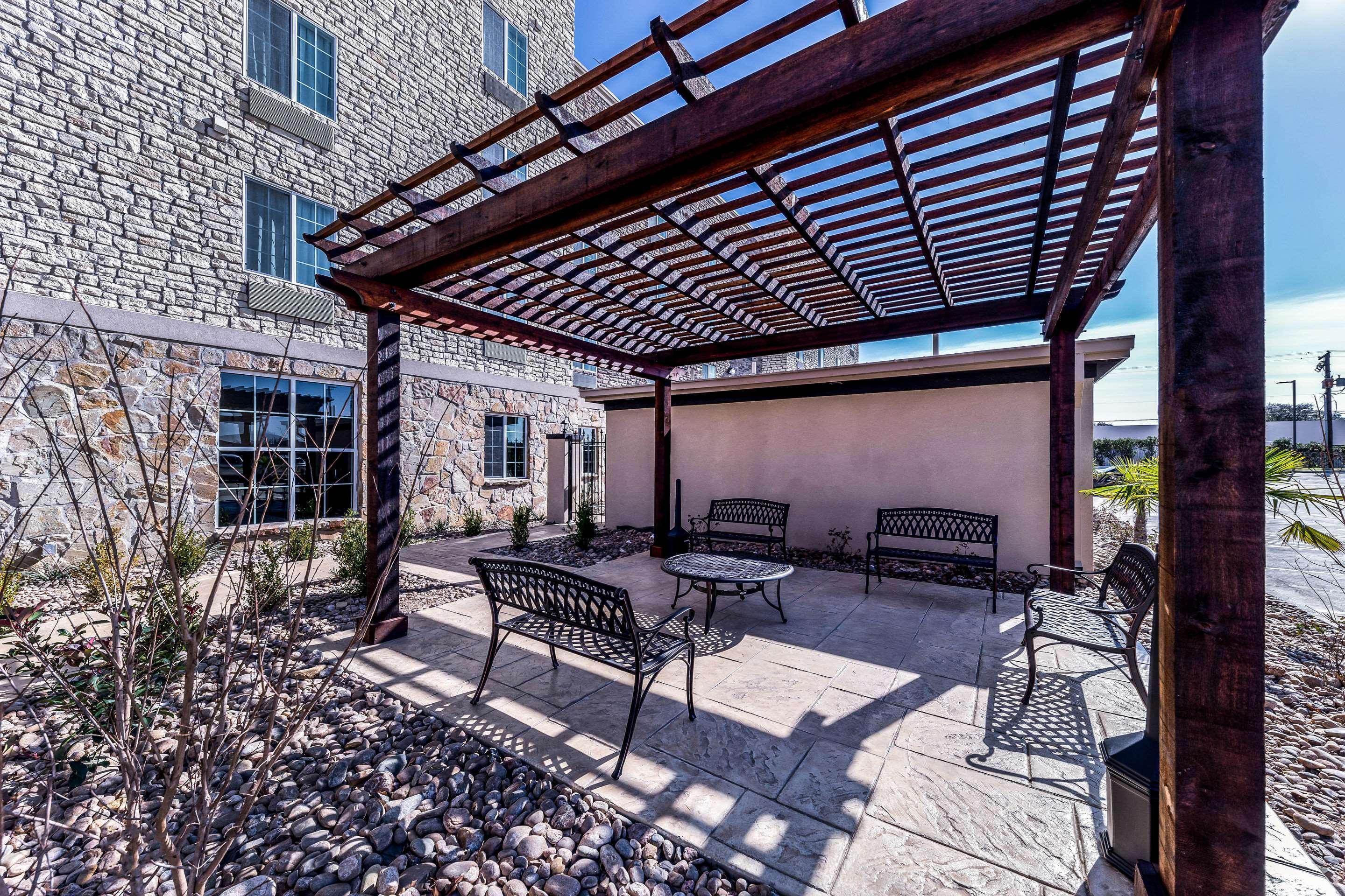 Comfort Suites Grand Prairie - Arlington North Buitenkant foto