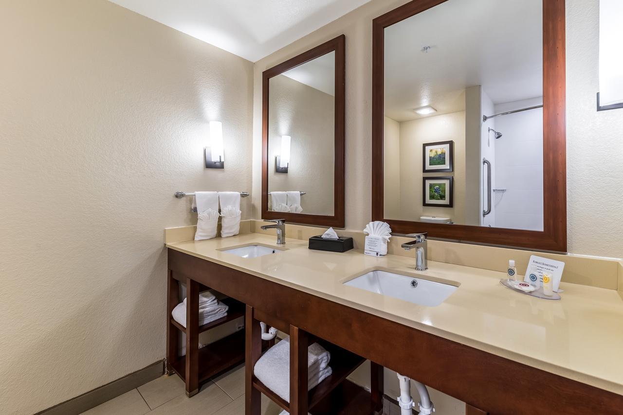 Comfort Suites Grand Prairie - Arlington North Buitenkant foto